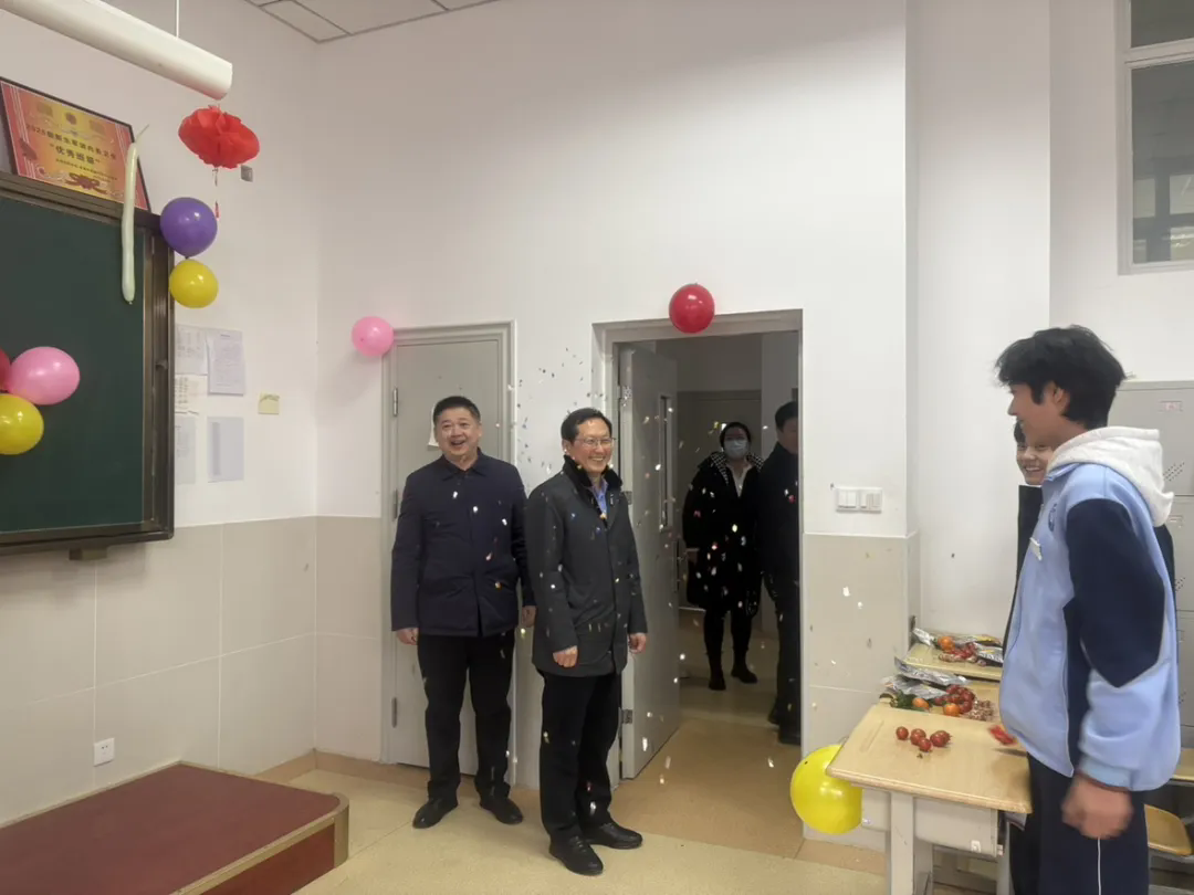 载歌载舞庆元旦，凝心聚力向未来